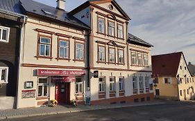 Ave Restaurant
